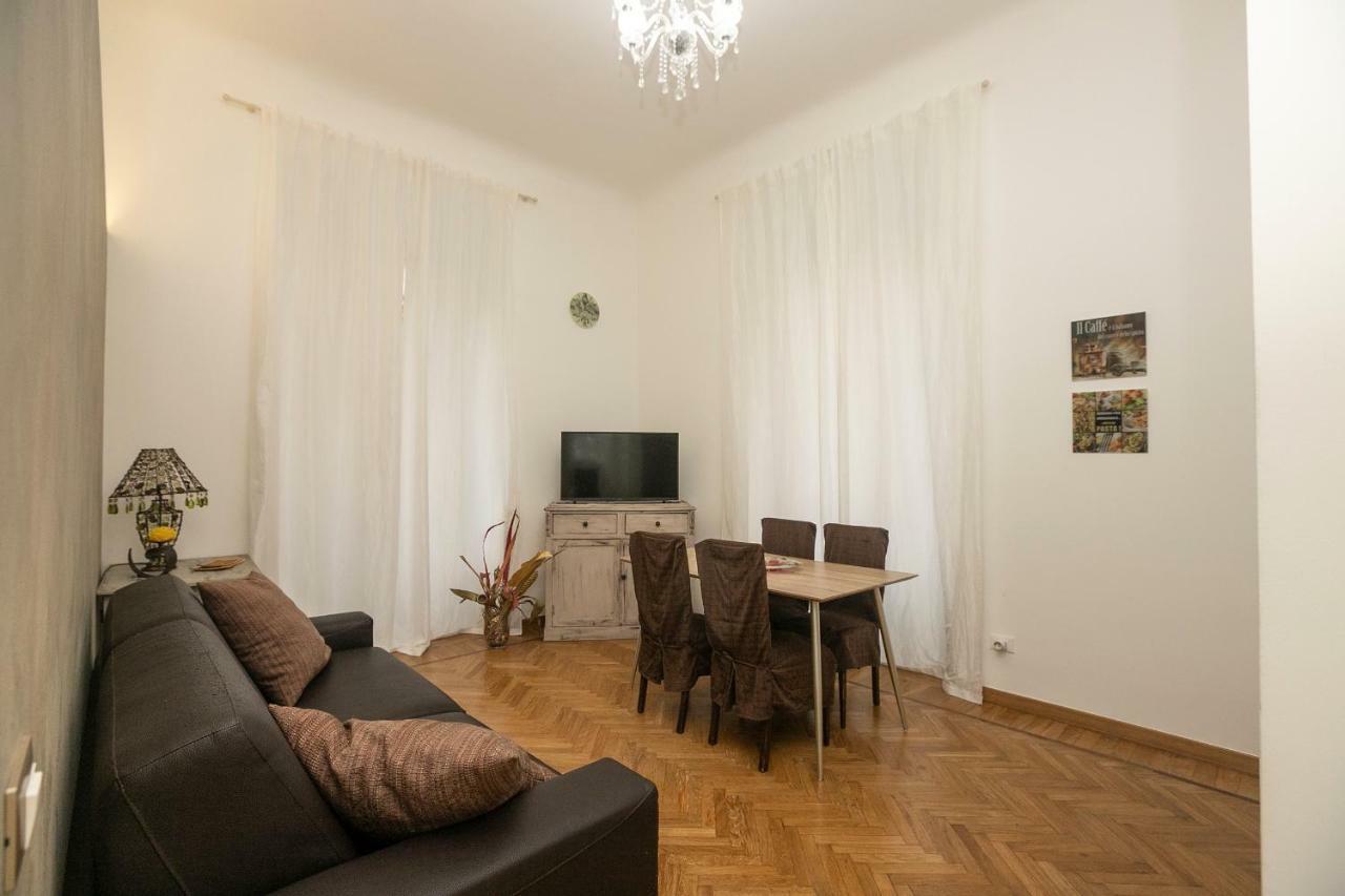 Homes In Genoa - Gold And Silver Экстерьер фото